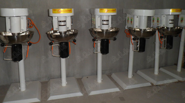 立式搟面皮機使用方法