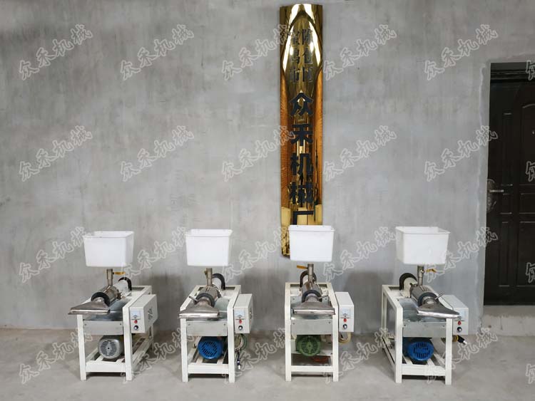  90型臥式搟面皮機(jī)產(chǎn)品展示