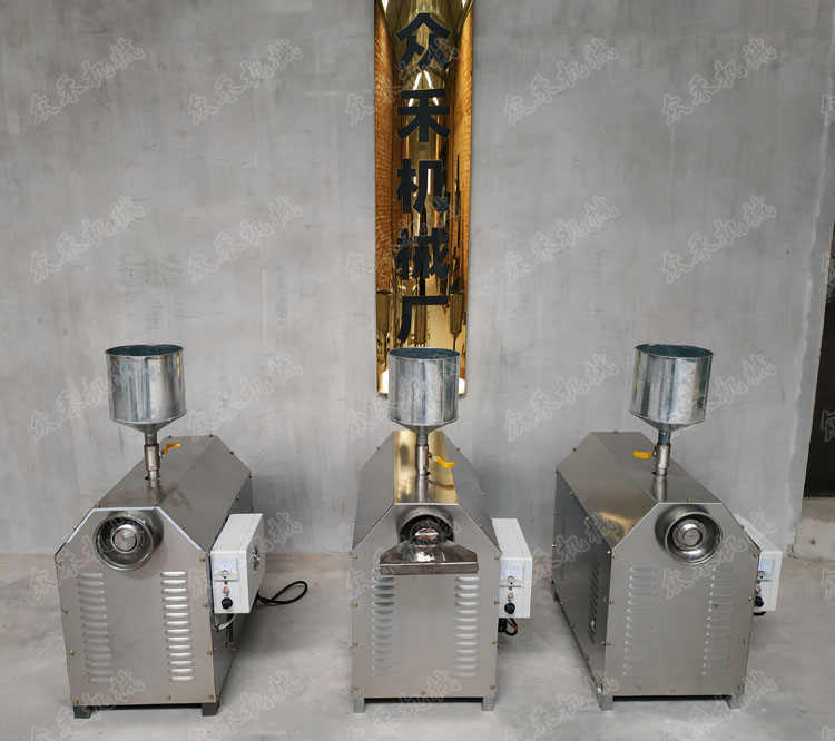 100型臥式搟面皮機