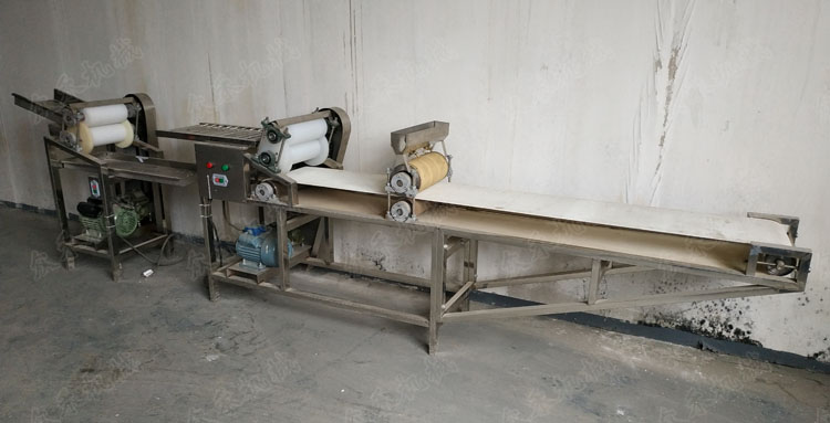 簡易仿手工搟面皮成型機(jī)價(jià)格多少錢