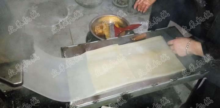 眾禾臥式搟面皮機(jī)操作方法手工切搟面皮