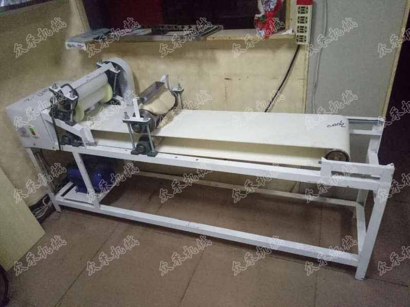 訂做仿手工搟面皮機